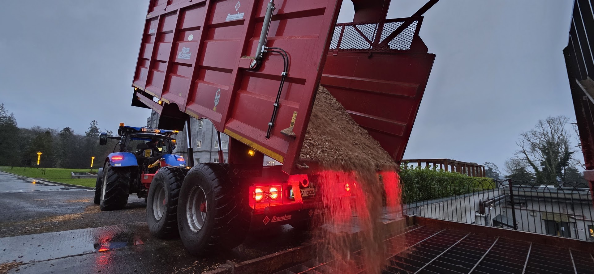 Clean dry commercial wood chip for biomass boilers